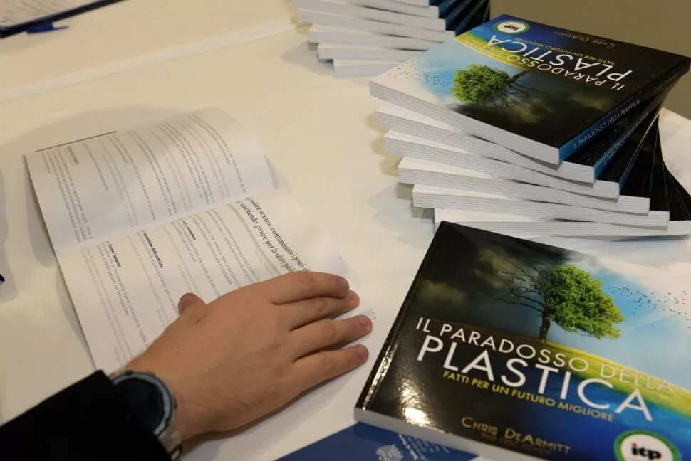 ITP attiva nella divulgazione sulla plastica
